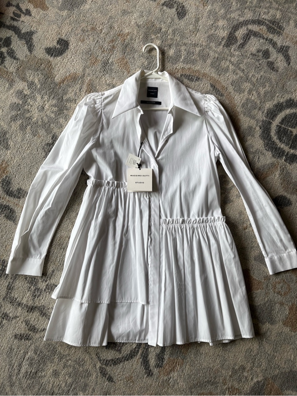 Massimo Dutti Black and White Studio Label